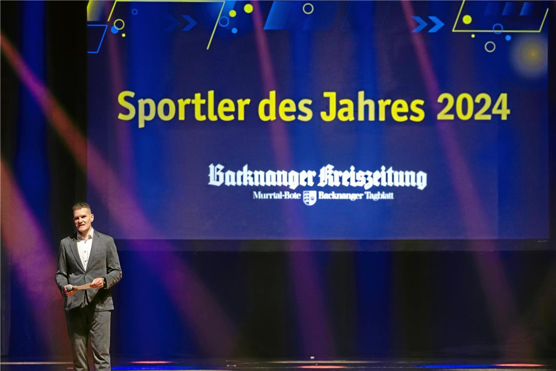 Moderator Jens Zimmermann läutet die Bekanntgabe der BKZ-Sportler des Jahres 202...