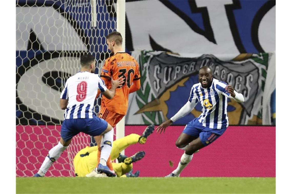 Pleite in Porto: Juventus droht wieder Achtelfinal-Aus Moussa Marega (r) sorgte mit seinem Tor zum 2:0 für die Vorentscheidung beim Sieg vom FC Porto gegen Juventus Turin. Foto: Luis Vieira/AP/dpa