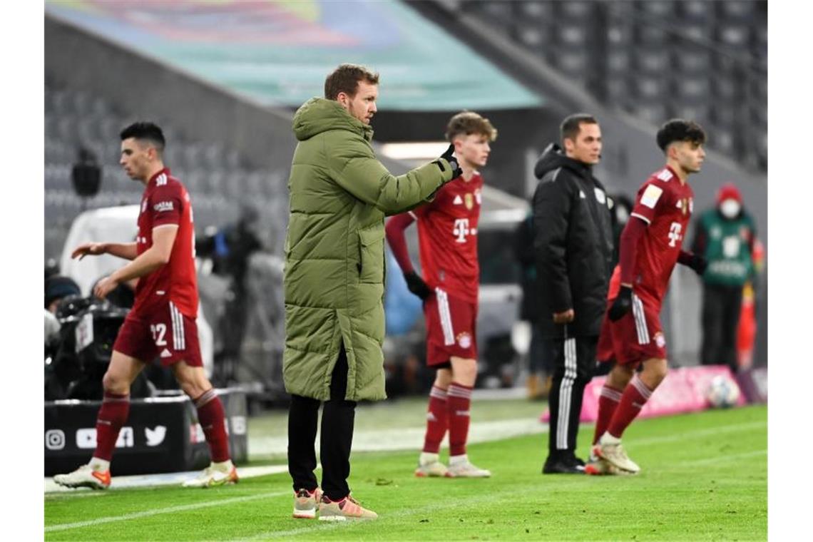 Ein Gegner namens Corona: „Das wirft alles über den Haufen“ Münchens Cheftrainer Julian Nagelsmann ist mit dem Ergebnis unzufrieden. Foto: Sven Hoppe/dpa