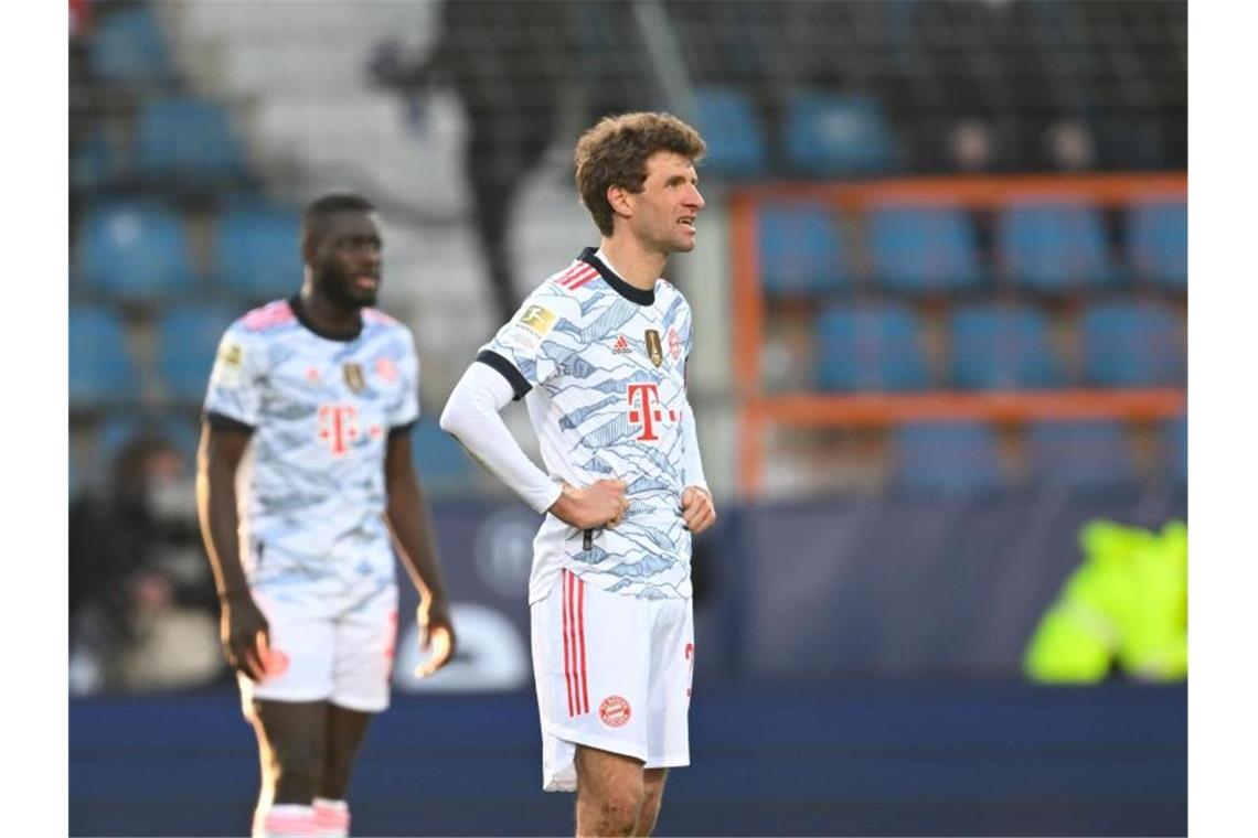 Müller setzt auf Reaktion in Salzburg: „Ehre gekitzelt“ Münchens Thomas Müller (r) setzt gegen RB Salzburg auf eine Reaktion nach der Niederlage in Bochum. Foto: Bernd Thissen/dpa