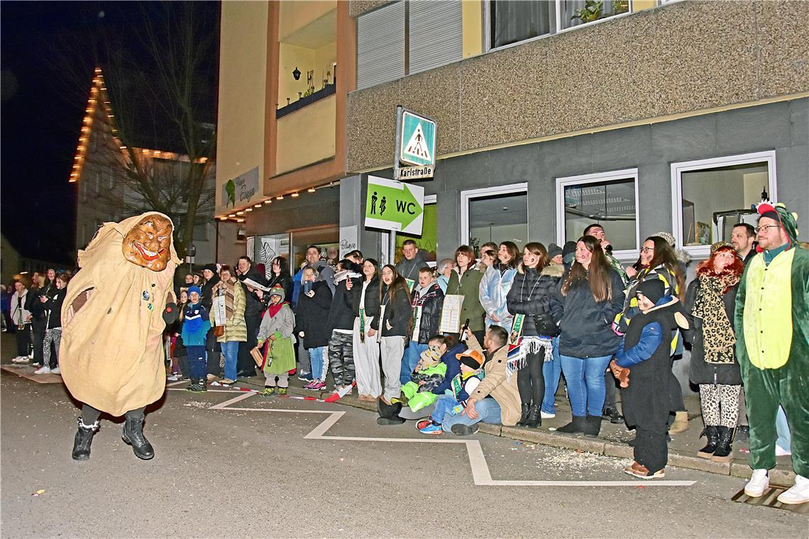 Murreder Nachtumzug durch die Innenstadt von Murrhardt am Samstag, 1. März. Fasc...