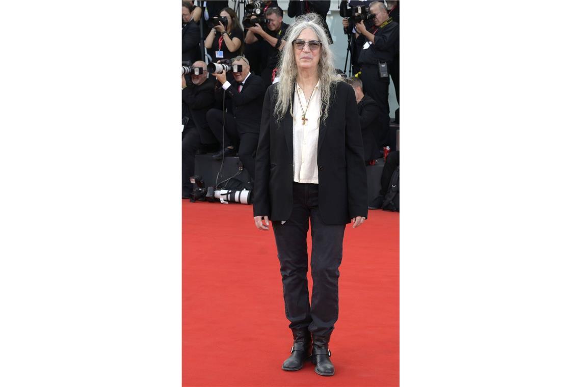 Musikikone Patti Smith in gewohnt lässigem Outfit...