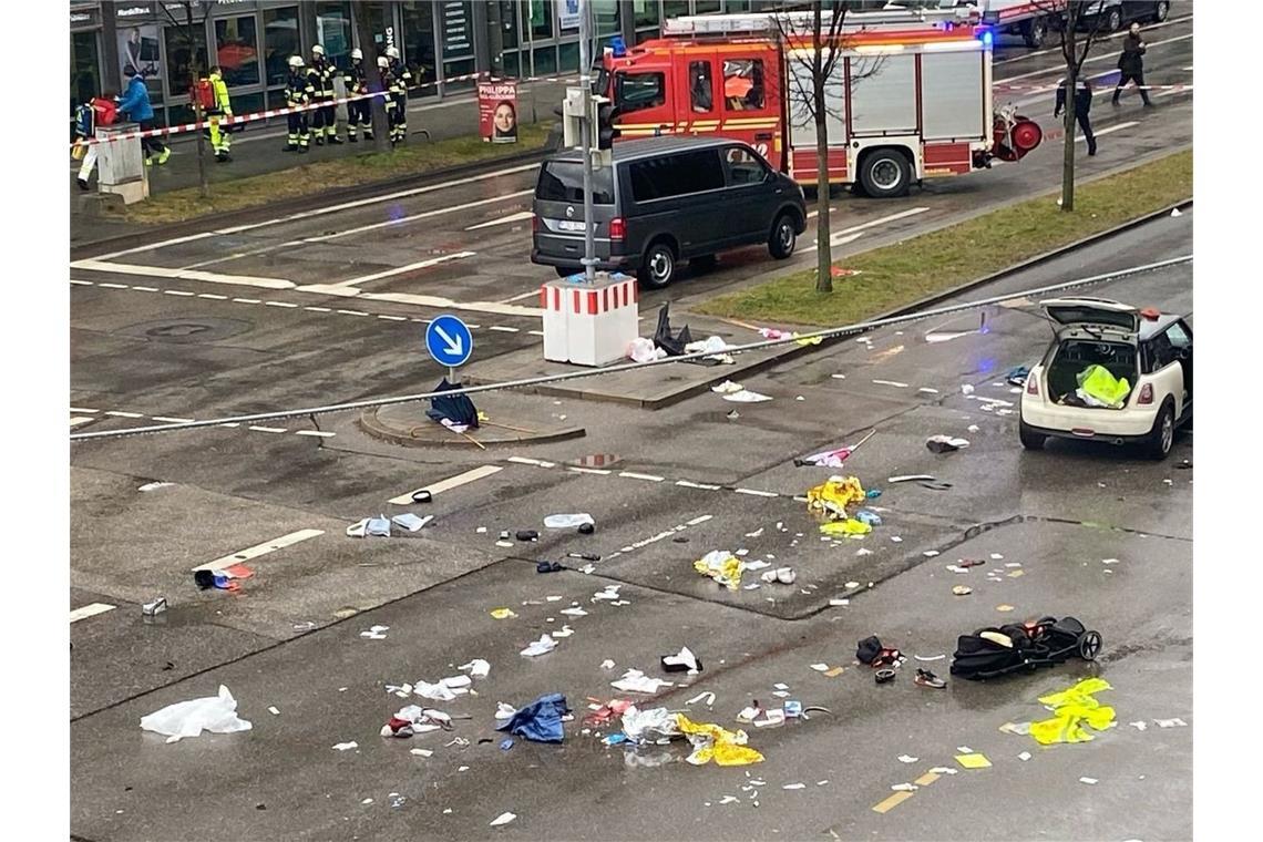 Nach Angaben eines Polizeisprechers schossen die Beamten einmal auf das Auto.