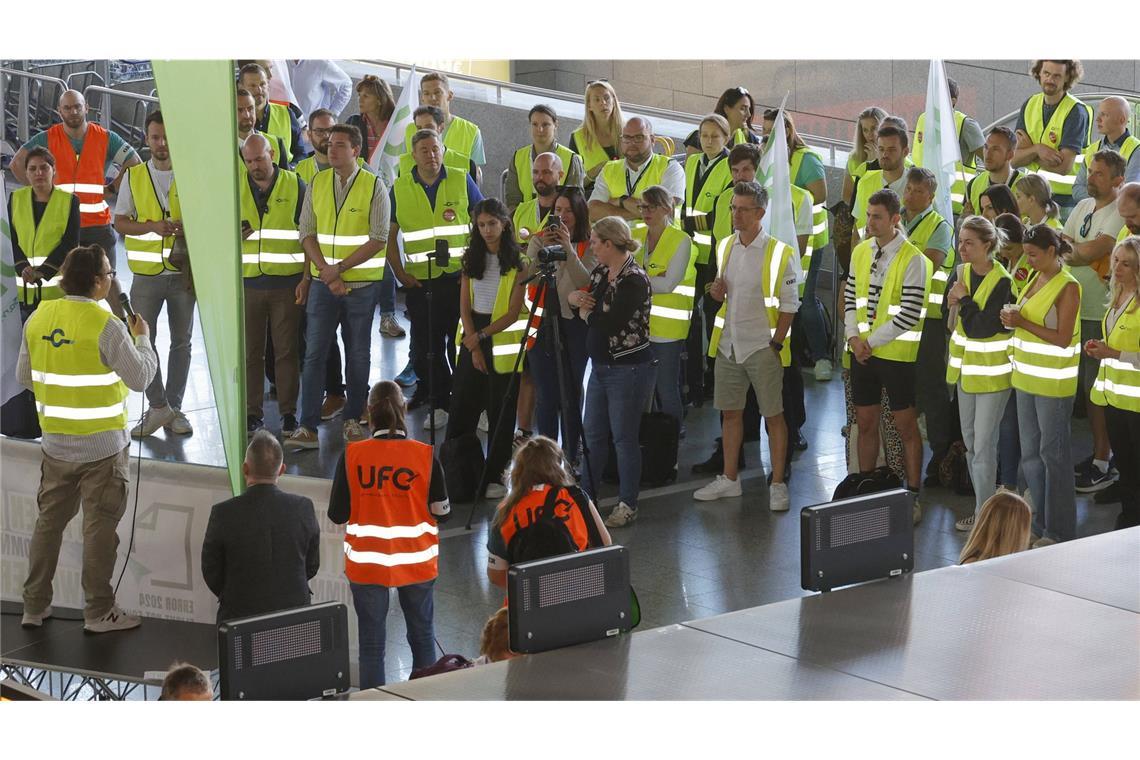 Nach dem sechstägigen Pilotenstreik bei der Lufthansa-Tochter Discover zeigt sich die Airline unbeeindruckt.