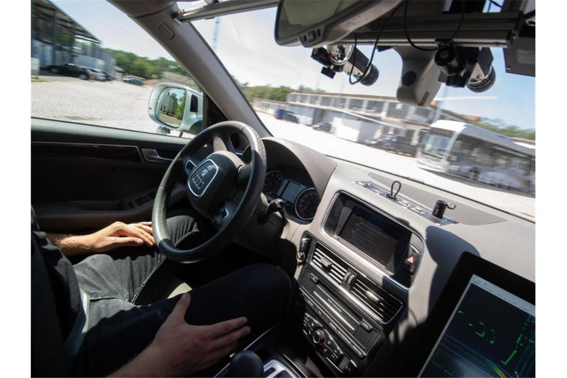 Deutschland soll Vorreiter beim autonomen Fahren werden Nach dem Willen der Bundesregierung soll Deutschland weltweit Vorreiter beim autonomen Fahren werden. Foto: Marijan Murat/dpa