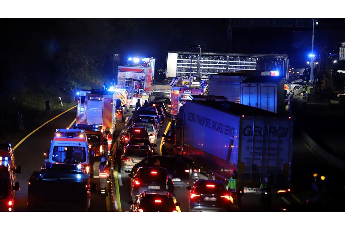 Nach der Chaosfahrt über mehrere Autobahnen wurde der Lkw-Fahrer aus dem Verkehr gezogen.