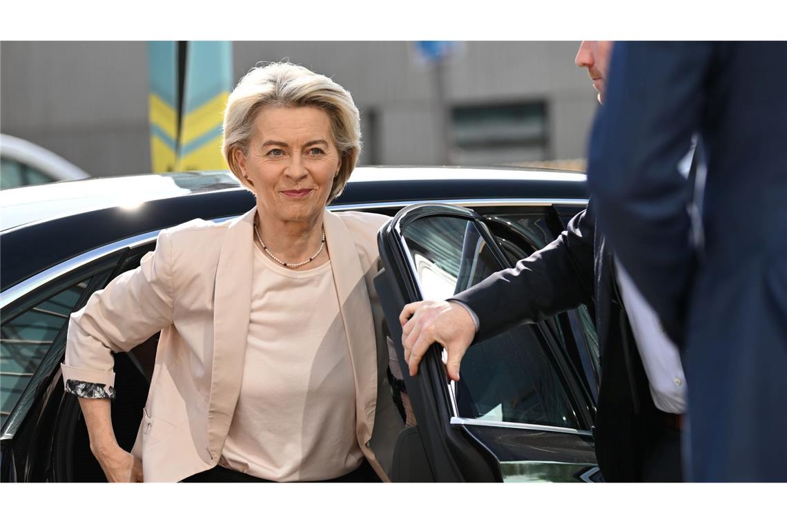 Nach der Europawahl geht es für Ursula von der Leyen, Präsidentin der Europäischen Kommission, mit der täglichen Arbeit weiter. Sie kommt zur Präsidiumssitzung der CDU im Konrad-Adenauer-Haus.