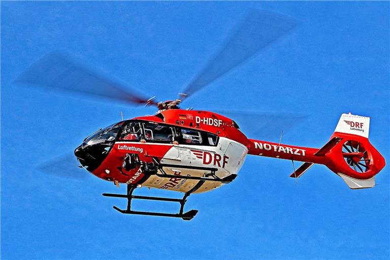 Nach der Frau wurde unter anderem mit Hubschrauber gesucht. Symbolbold: DRF