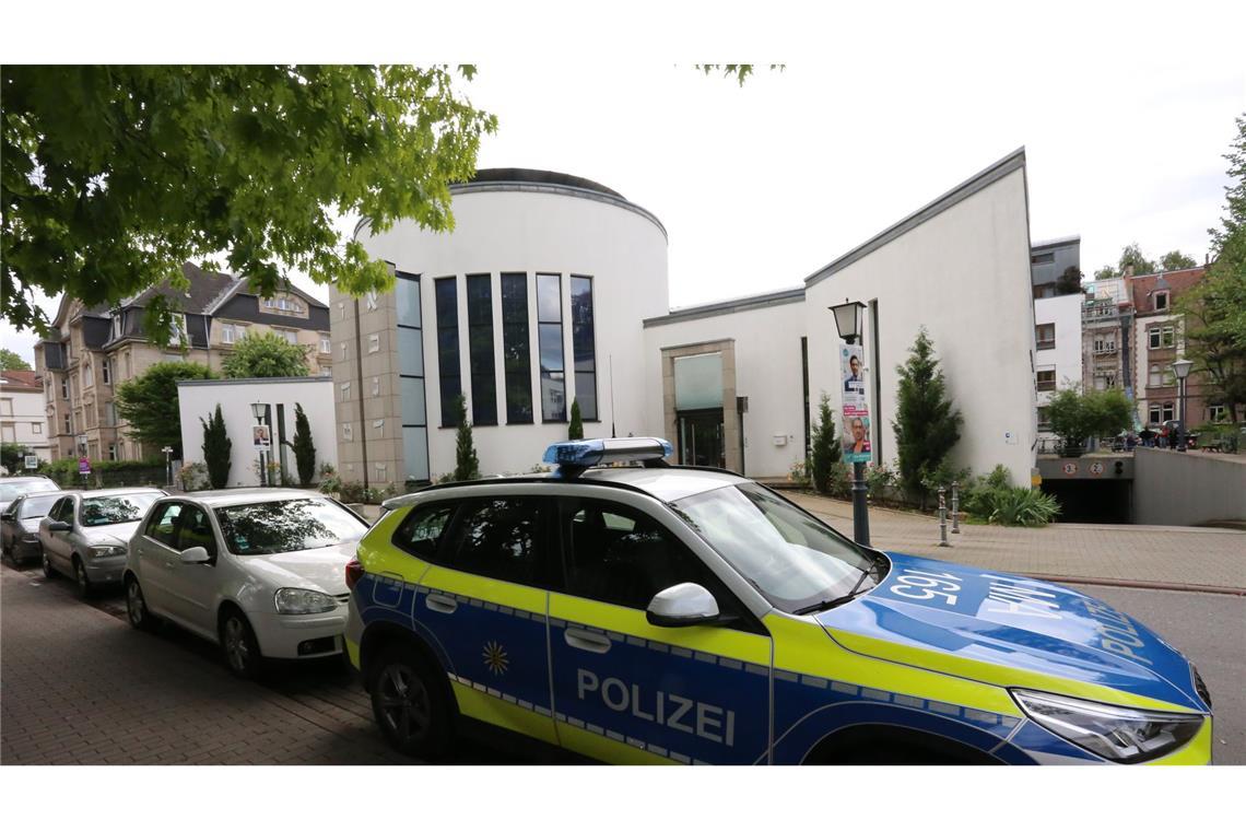 Nach der mutmaßlichen Planung eines Anschlags auf die Synagoge in Heidelberg müssen sich drei Männer vor Gericht verantworten. (Archivbild)