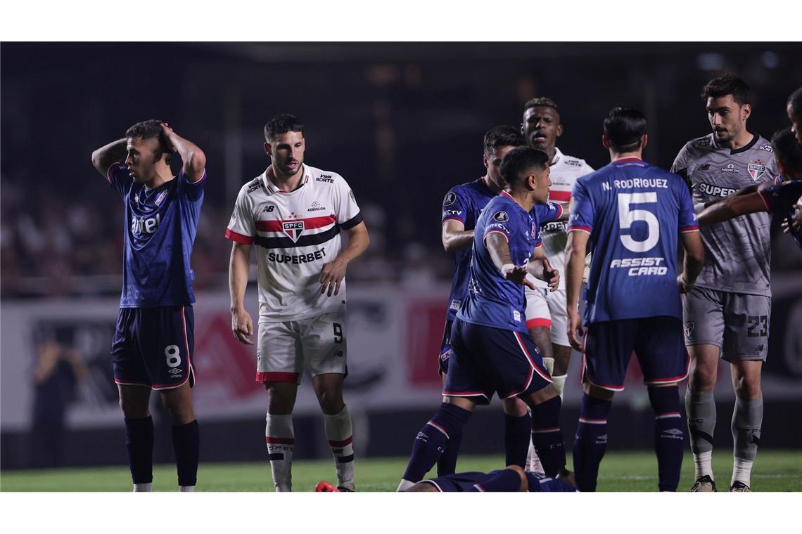 Nach einem Zusammenbruch bei einem Spiel bei der Copa Libertadores in Brasilien musste er ins Krankenhaus.