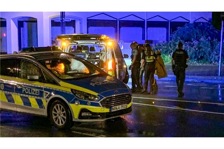 Nach stundenlanger Großfahndung stellte sich der mutmaßliche Täter der Polizei.