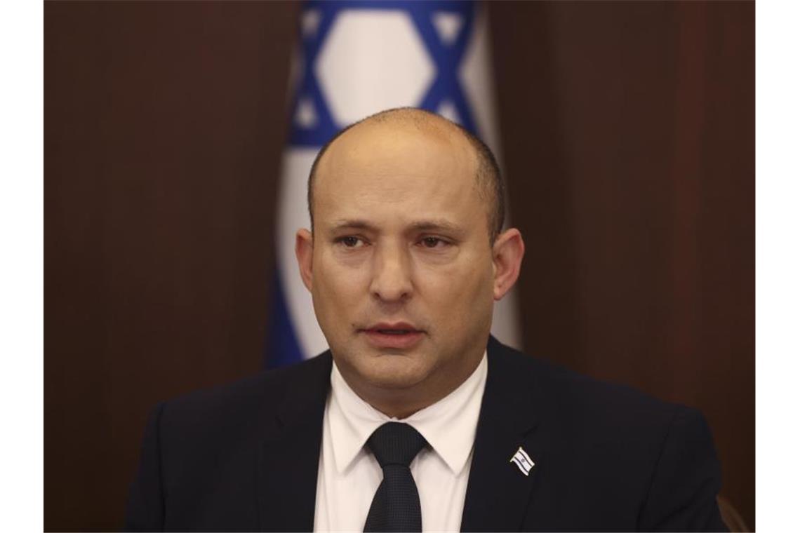Israels Parlament stimmt Haushalt 2021 zu Naftali Bennett, Premierminister von Israel, nimmt an einer Kabinettssitzung im Büro des Premierministers teil. (Archivbild). Foto: Ronen Zvulun/Pool Reuters/AP/dpa