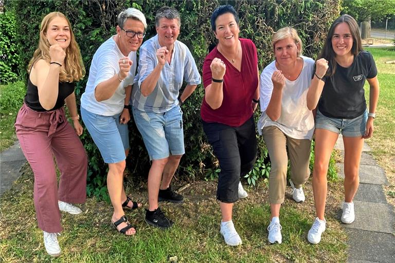 Nathalie Remiger, Christa Anders, Elke Anders, Carmen Tiefenbrunner, Andrea Winter und Franziska Weller (von links) haben als Meister der Landesklasse eine starke Saison gespielt. Auf dem Foto fehlt Sabine Bickel. Foto: privat