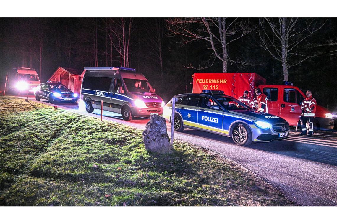 Neben Rettungskräften von Feuerwehr und Polizei waren auch 200 freiwillige Helfer an der Suche beteiligt.