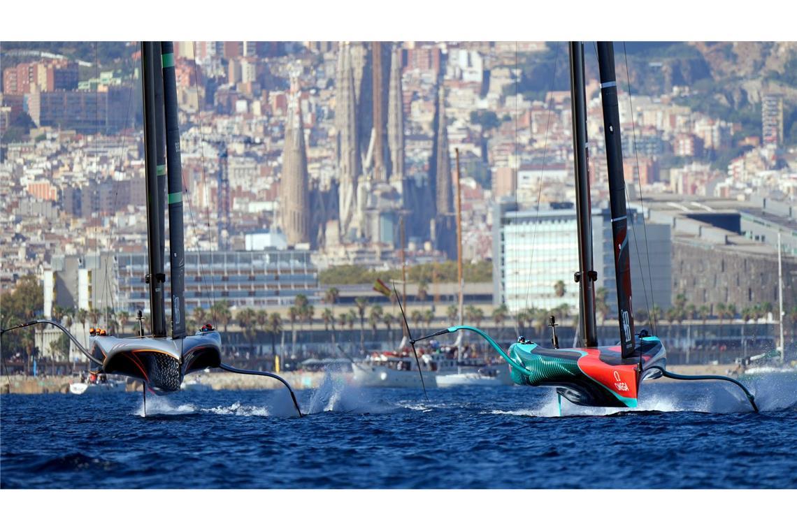 Neuseelands Segler (r) haben erneut den America's Cup gewonnen.