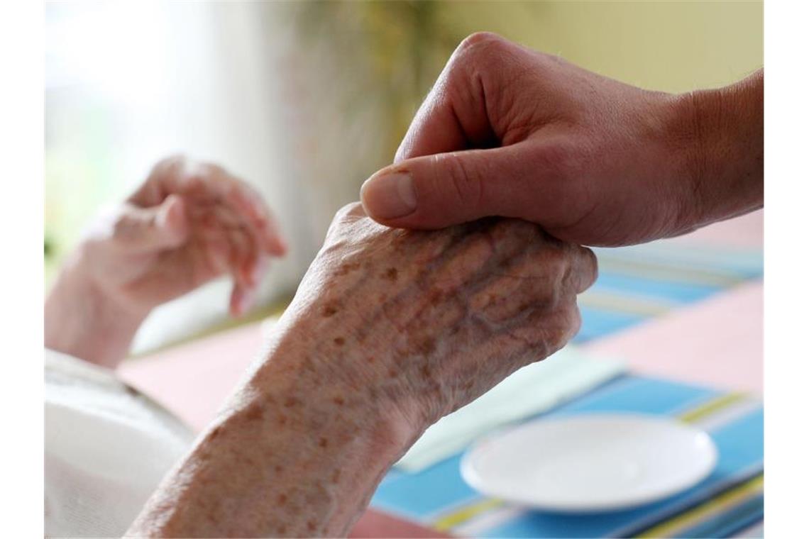 Patientenschützer für Anspruch auf Platz zur Kurzzeitpflege Nicht einmal jedes zehnte Heim biete überhaupt noch Kurzzeitpflege an. Foto: Oliver Berg/dpa
