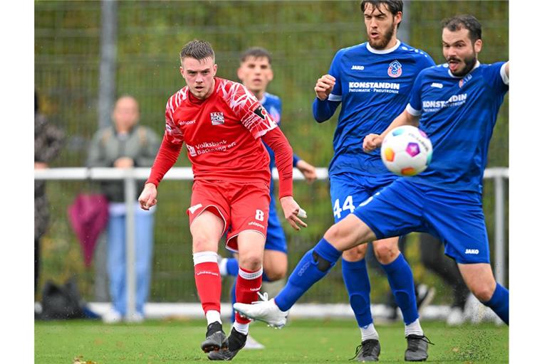 Niklas Benkeser (links) erzielt das 1:0-Führungstor für die TSG. Foto: Silas Schüller