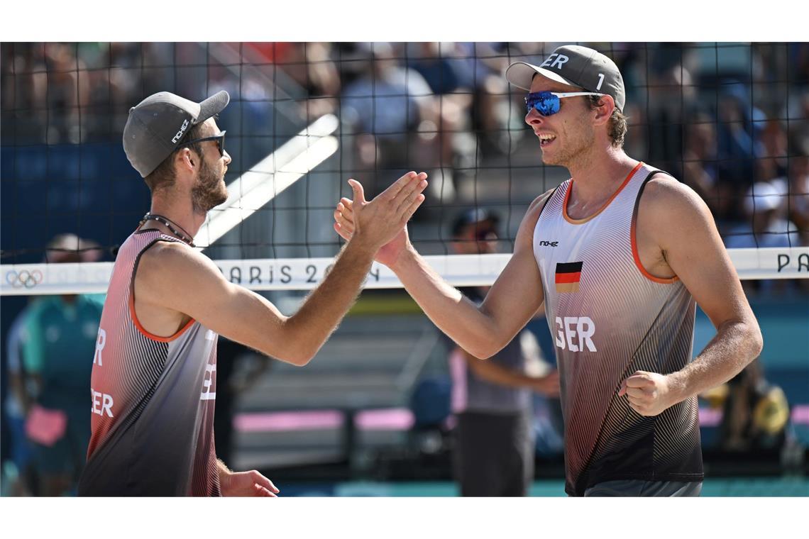 Nils Ehlers (r) und Clemens Wickler stehen im Halbfinale.