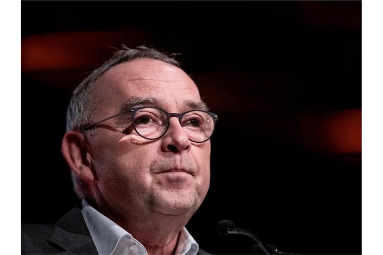 Norbert Walter-Borjans, Bundesvorsitzender der SPD, schaut in die Runde. Foto: Fabian Strauch/dpa/Archivbild