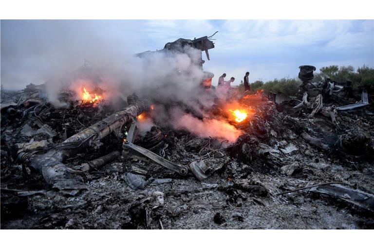 Nur noch Trümmer: Das Passagierflugzeug mit der Flugnummer MH17 wurde über der Ostukraine abgeschossen. (Archivbild)