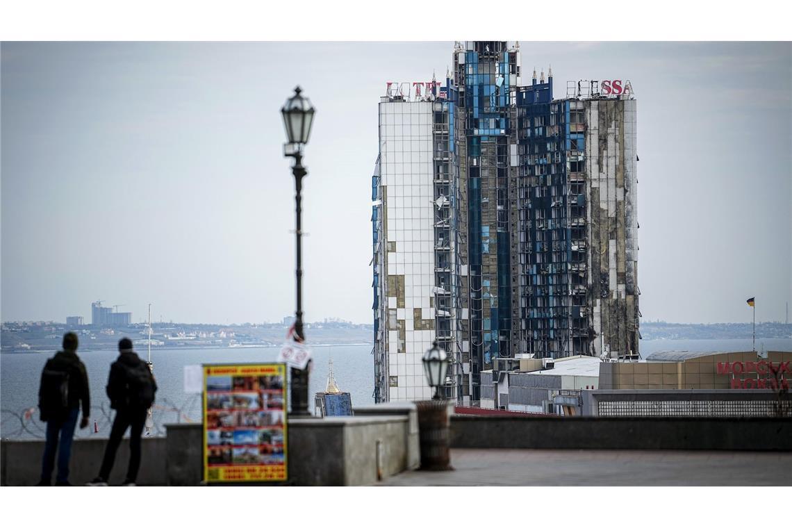 Odessa wird immer wieder beschossen. Das Hotel Odessa nahe dem Hafen der Stadt wurde bereits vor mehr als einem Jahr bei einem Angriff mit Marschflugkörpern zerstört. (Archivbild)