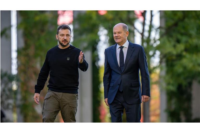 Olaf Scholz (rechts) mit Wolodymyr Selenskyj in Berlin