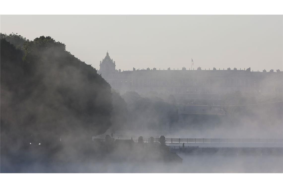 Olympische Spiele Paris. Morgennebel zieht über Versailles vor dem zweiten Wettkampftag.