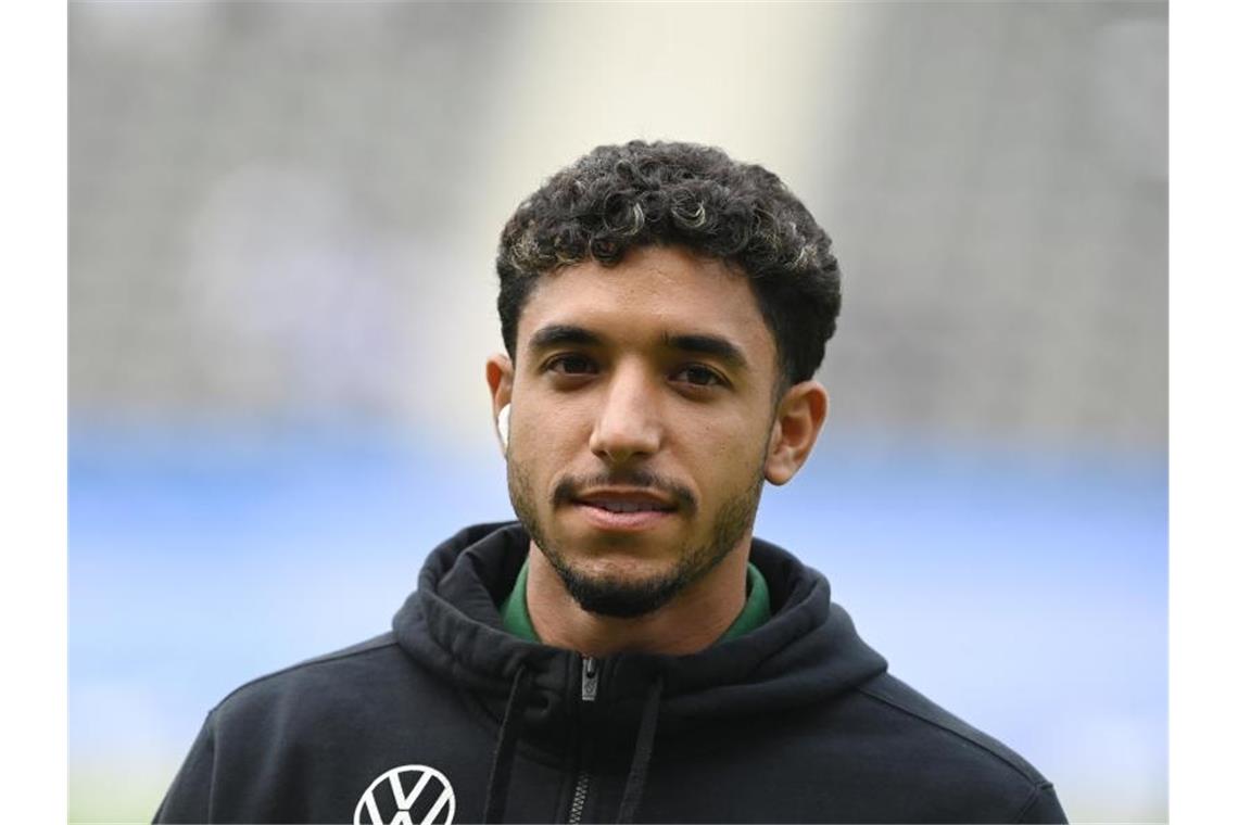 Omar Marmoush von Wolfsburg vor dem Spiel. Foto: Soeren Stache/dpa-Zentralbild/dpa/Archivbild