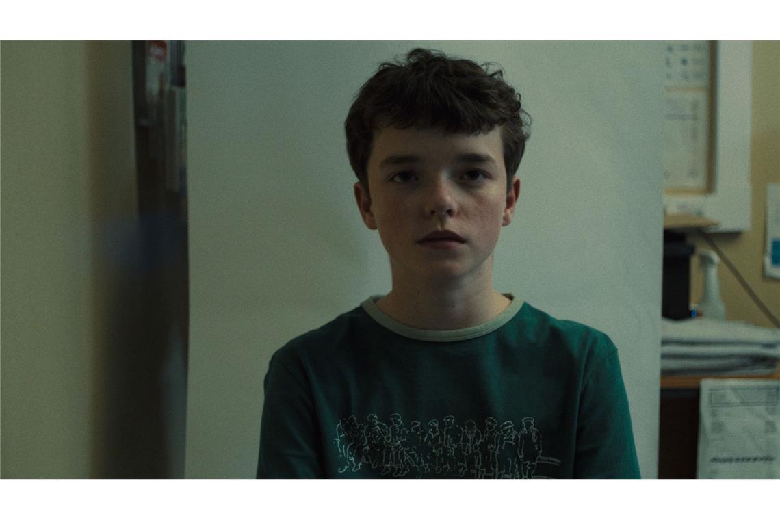 "Adolescence" unter Top Five der Netflix-Serien Owen Cooper spielt Jamie Miller in der britischen Netflix-Serie "Adolescence". Die vierteilige Serie ist seit fast vier Wochen (13.3.) auf Netflix verfügbar.