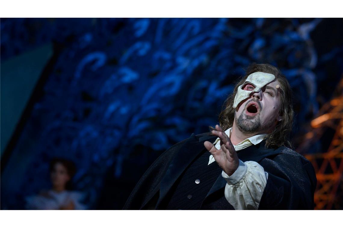 Patrick Stanke spielt das Phantom im Musical "Love never Dies - Liebe stirbt nie".