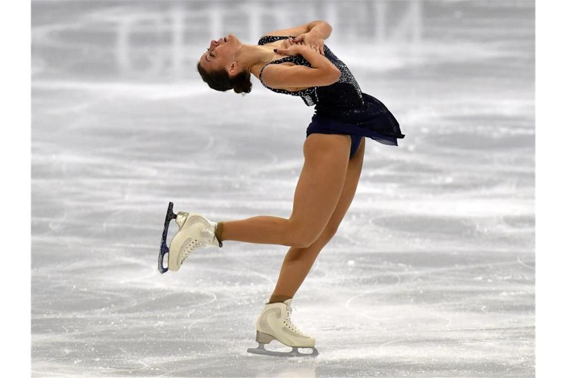 Sprung-Patzer: Deutsche Meisterin Schott nur auf Rang 20 Patzte zum Start der WM im Kurzprogramm: Nicole Schott in Aktion. Foto: Martin Meissner/AP/dpa