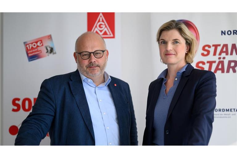 Peilen Pilotabschluss an: Daniel Friedrich (Bezirksleiter IG Metall Küste) und Lena Ströbele (Tarifverhandlungsführerin Nordmetall)