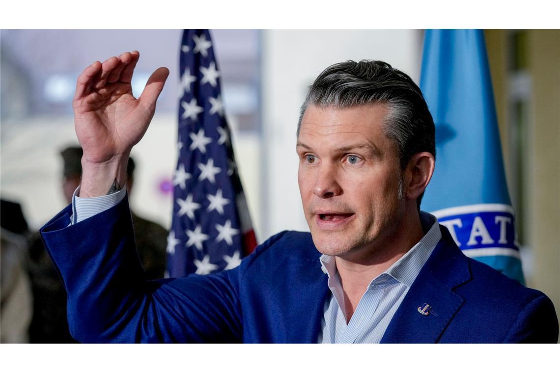 Pentagon-Chef Hegseth stellt eine Überprüfung der amerikanischen Truppenstärke überall in Aussicht.