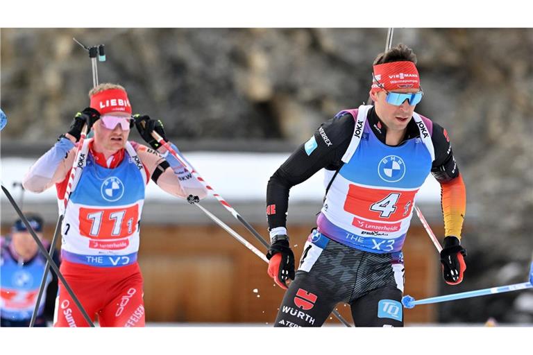 Philipp Nawrath (r) jubelt mit seinem Team über Bronze.