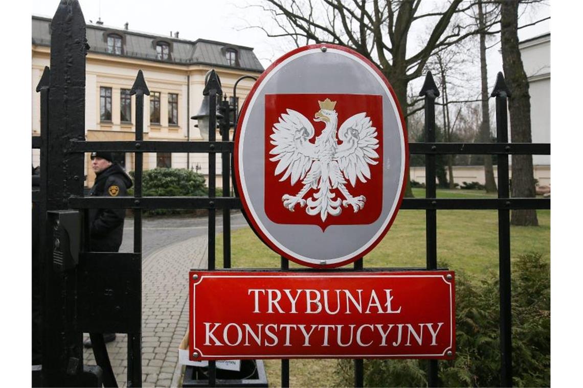 EU-Recht verstößt teils gegen polnische Verfassung Polen könnte sich nach dem Urteil des polnischen Verfassungsgerichts über Urteile des EuGH hinwegsetzen. Foto: Pawel Supernak/PAP/dpa