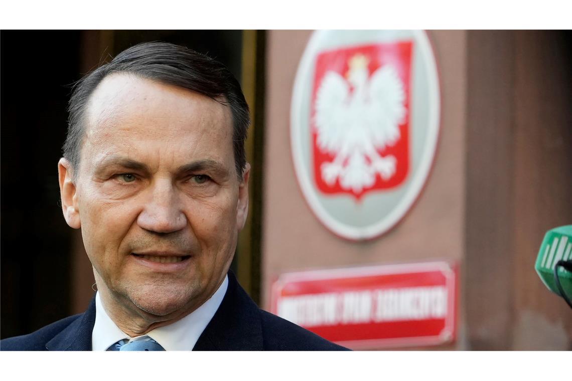 Polens Außenminister Radoslaw Sikorski möchte gerne bei der Präsidentschaftswahl im Mai antreten. Dafür muss er sich einer Vorwahl in seiner Partei stellen. (Archivbild)