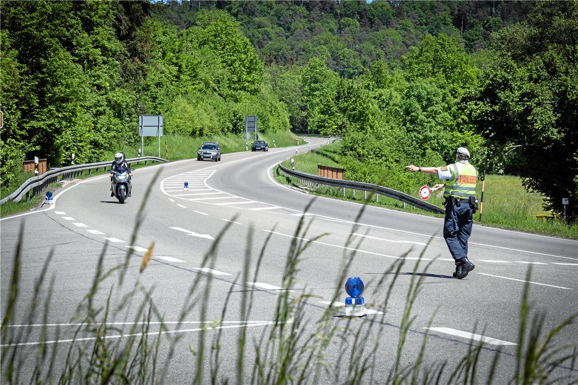 Polizei kontrolliert Unfallschwerpunkte bei Sulzbach und Spiegelberg. Archivfoto: Alexander Becher