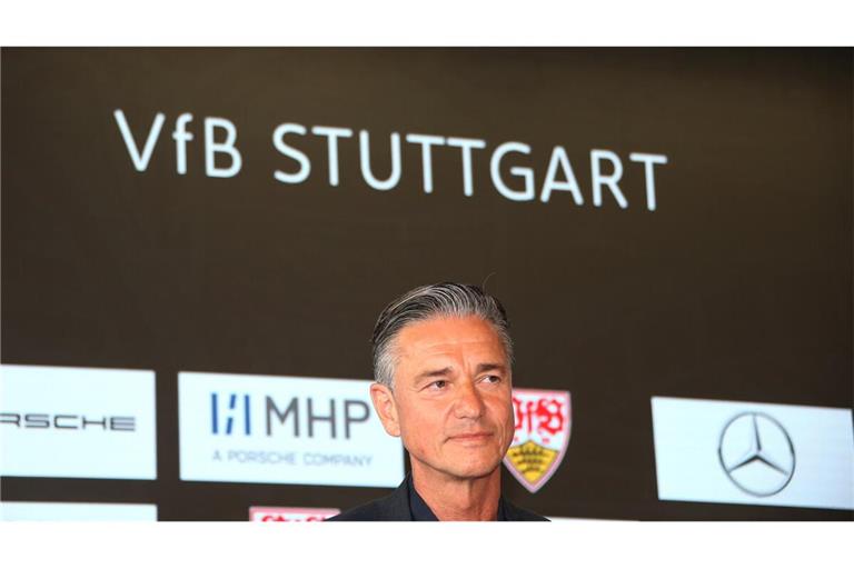 Porsche-Finanzvorstand Lutz Meschke schaut genau, was beim VfB Stuttgart passiert.