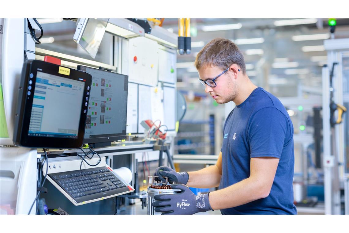 Produktion von Elektromotorteilen bei ZF