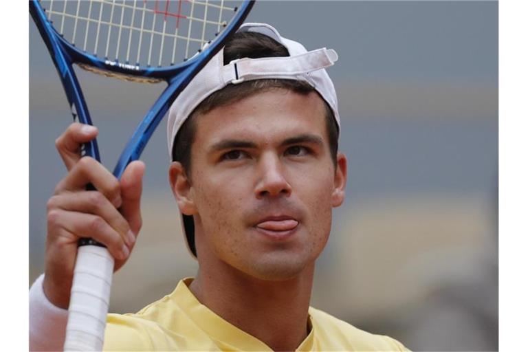 Qualifikant Daniel Altmaier trifft im French-Open-Achtelfinale auf den Spanier Pablo Carreno Busta. Foto: Christophe Ena/AP/dpa