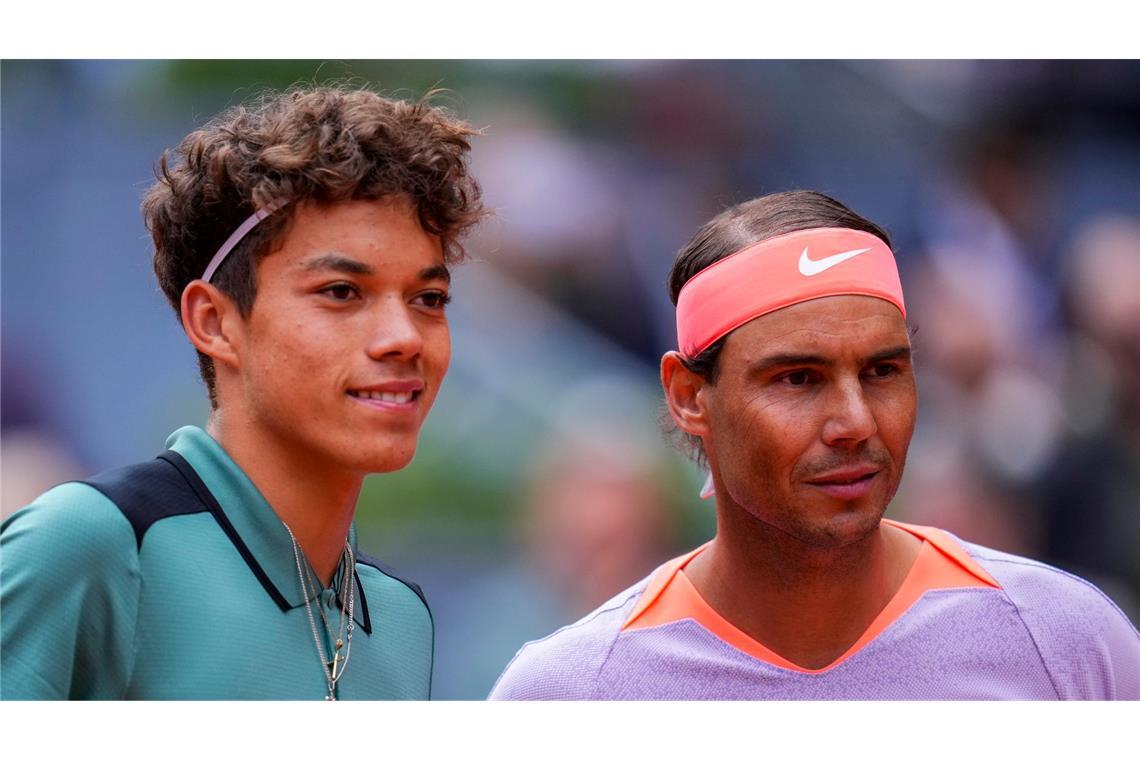 Rafael Nadal (r) erteilte dem erst 16 Jahre alten US-Amerikaner Darwin Blanch in Madrid eine Lehrstunde.