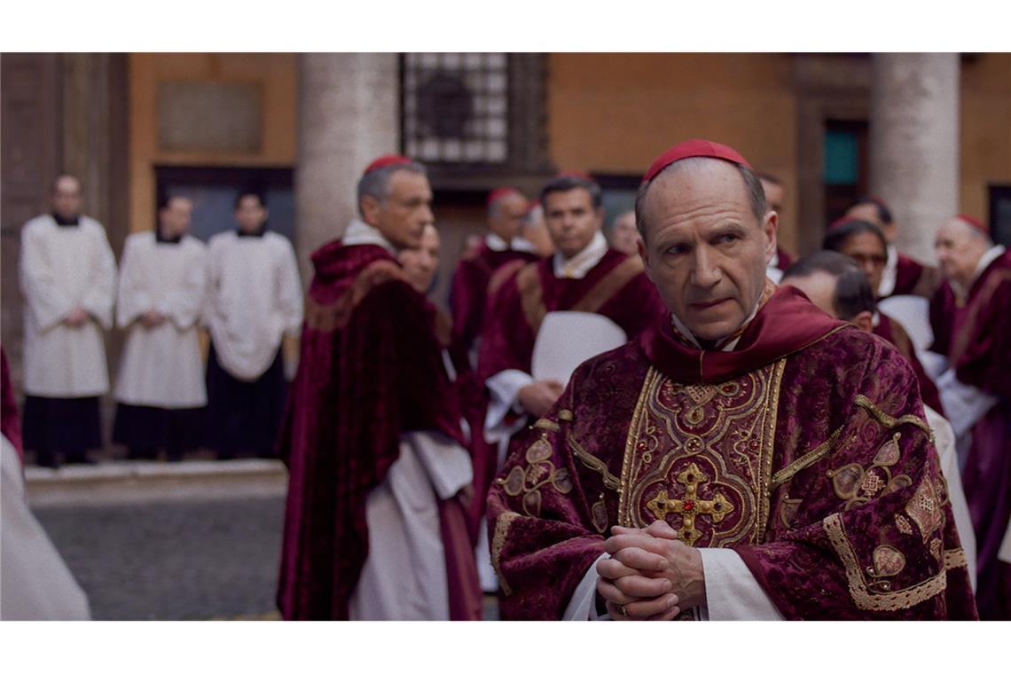 Ralph Fiennes ist für seine Hauptrolle in Edward Bergers „Konklave“ für einen Oscar nominiert.