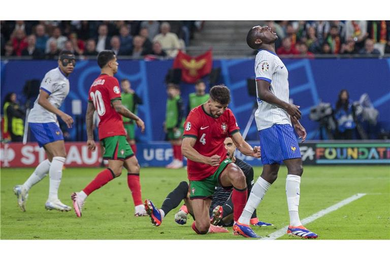 Randal Kolo Muani (rechts) hadert – schon wieder hat Frankreich eine Torchance vergeben.