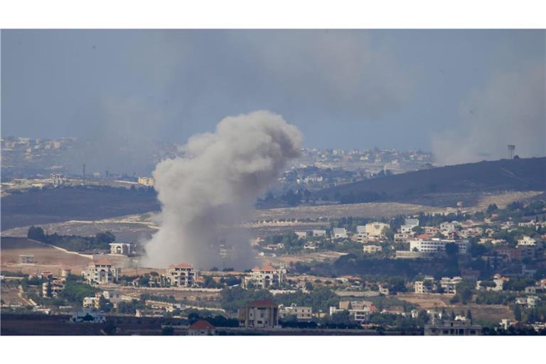 Rauch steigt nach Explosionen auf, die durch israelische Angriffe verursacht wurde (Archivfoto).