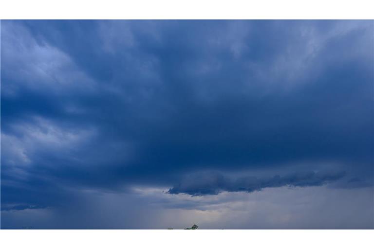 Regen und Sturm erwartet. (Archivbild)