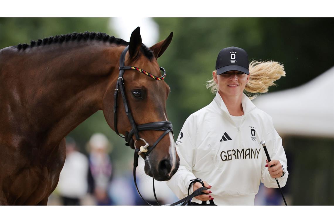 Reiterin Julia Krajewski und ihr Pferd Nickel 21: die Pferde des deutschen Vielseitigkeits-Teams sind fit für die Olympischen Spiele in Paris.