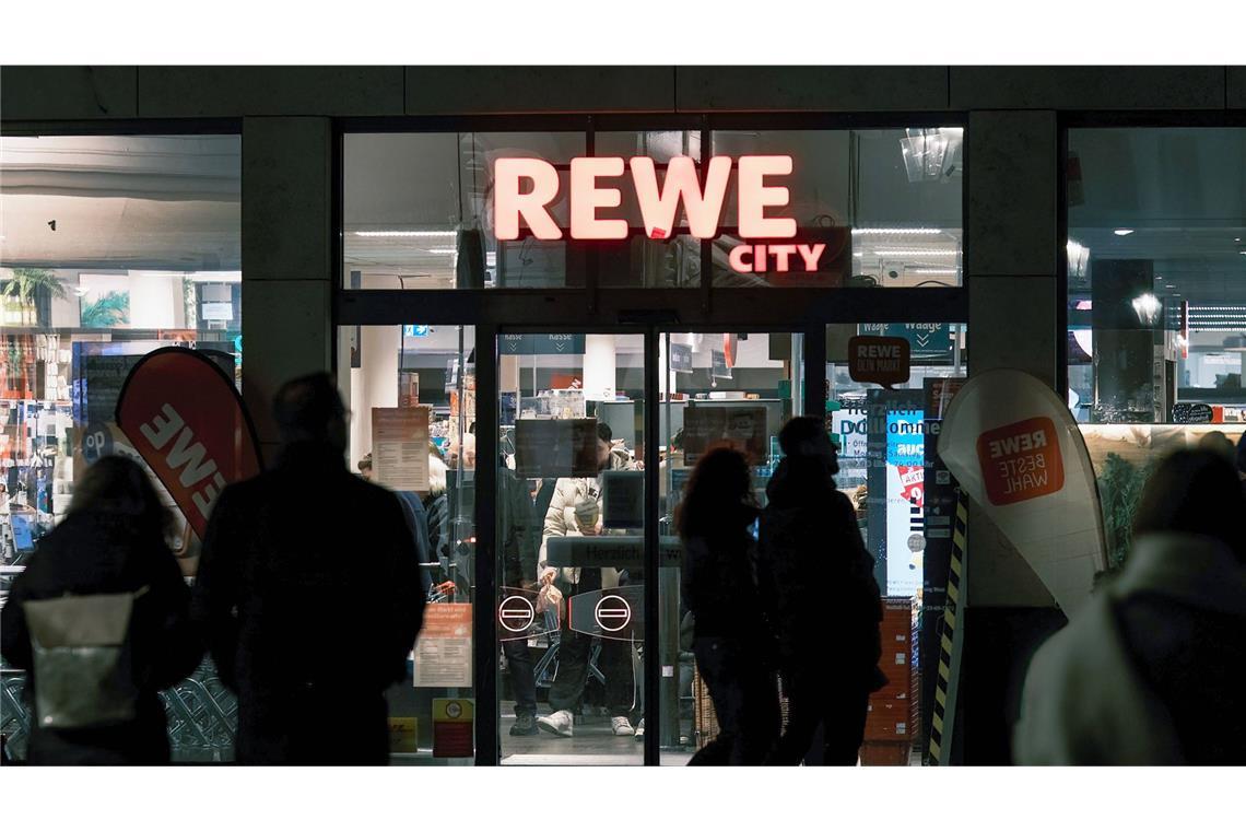 „Rewe eröffnet im Frühjahr einen Markt an der Warschauer Brücke in Berlin, den es so in Deutschland bisher noch nicht gibt“, sagt ein Sprecher. (Symbolbild)