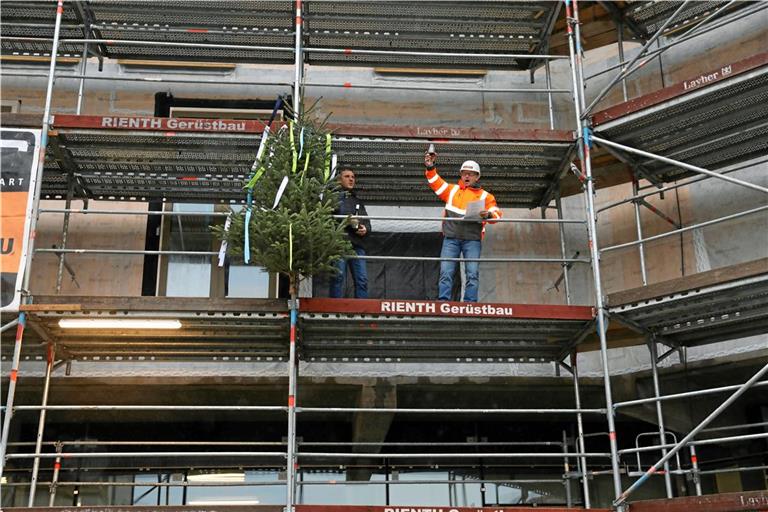 Richtspruch beim Erweiterungsbau in Waiblingen. Foto: Markus Metzger