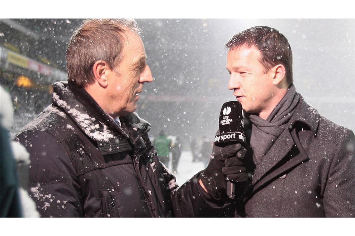 Rolf Fuhrmann (links) mit dem damaligen Sportdirektor des VfB Stuttgart, Fredi Bobic.