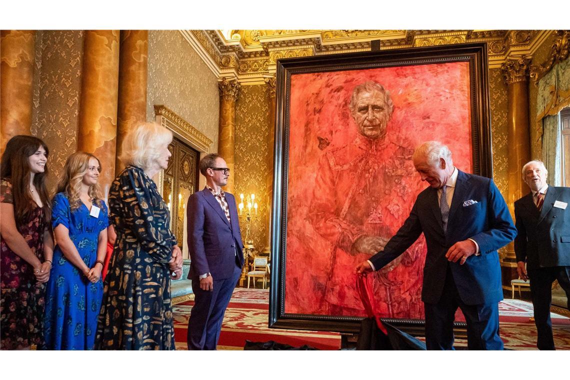 Rot auf Rot: Der Künstler Jonathan Yeo hat König Charles III. porträtiert.